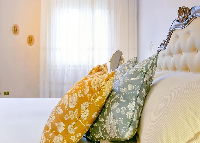 Queen Gabrielle * Venice