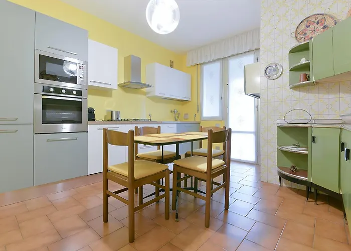 Queen Gabrielle Apartment