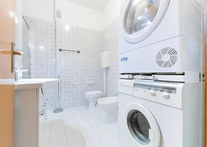 Queen Gabrielle Venice